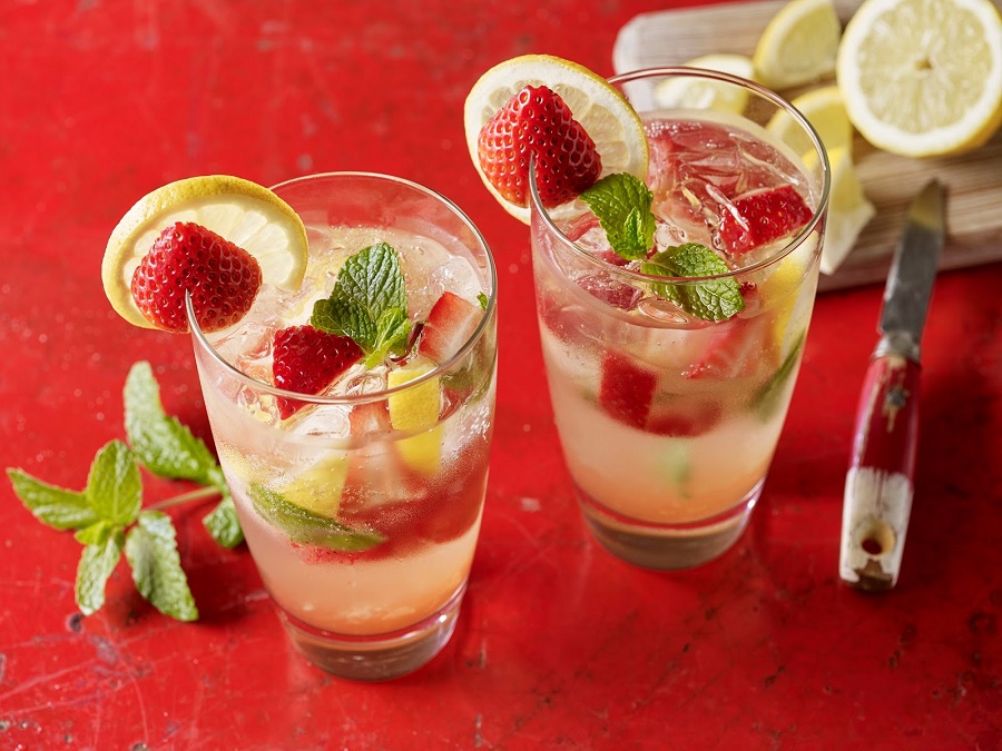 10 Amazing Strawberry Recipes For Summer Strawberry And Lemon Mojito