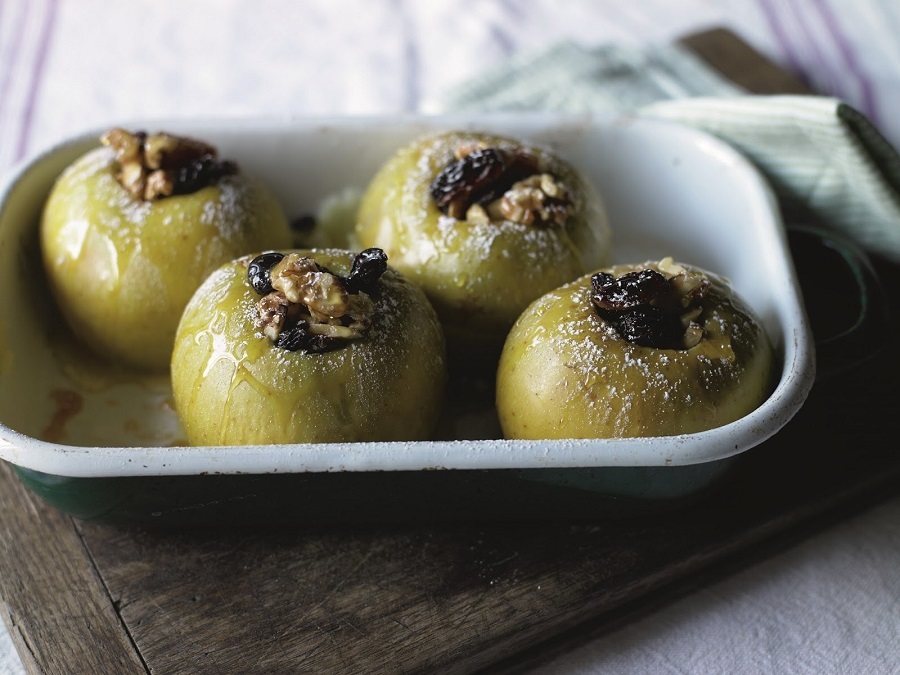 Apples Baked With Fruit And Nuts. Apples Baked With Fruit And Nuts.
