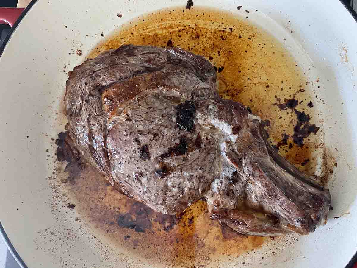 cooked cote de boeuf.