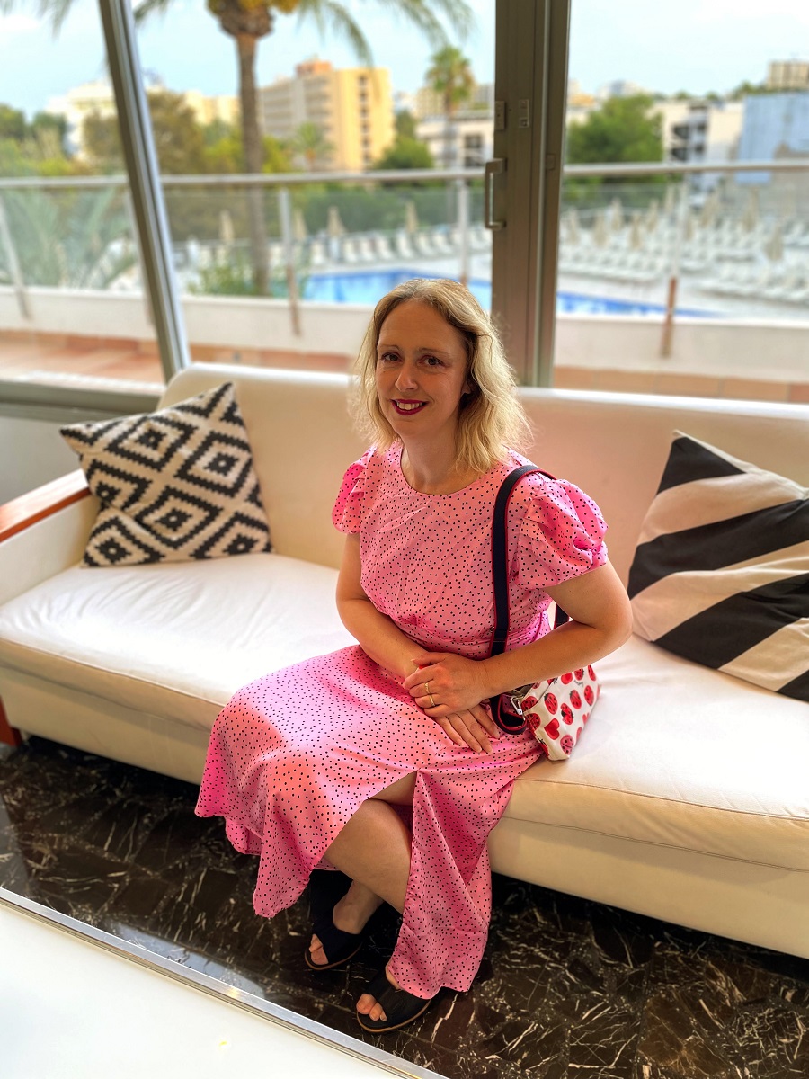 28 Polka Dot Outfit Ideas That Prove This Print Never Goes Out Of Style