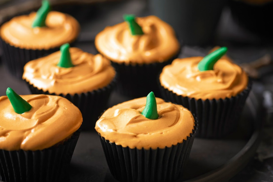 Blood Sucking Pumpkin Cupcakes Blood Sucking Pumpkin Cupcakes