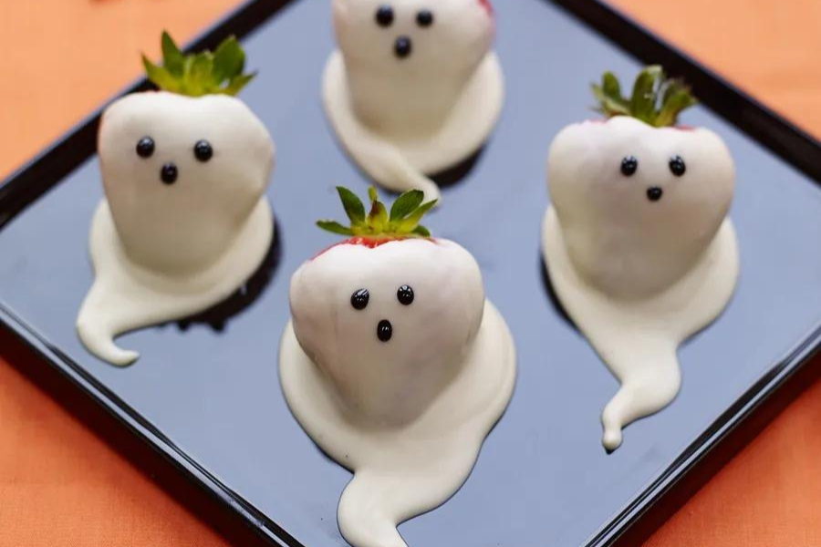 Halloween BerryWorld Strawberry Ghosts