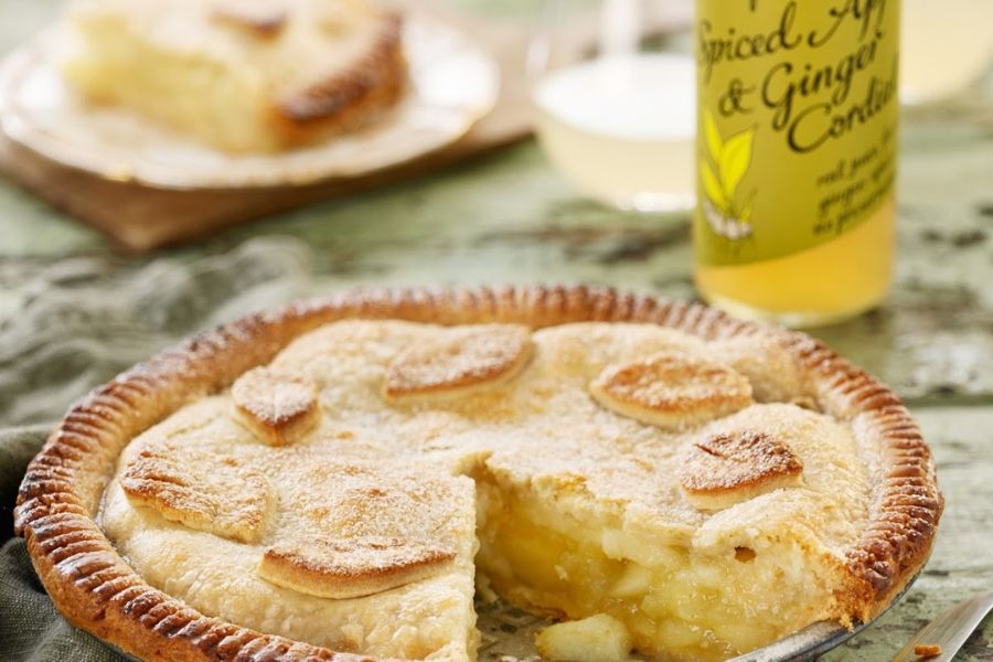 Spiced Apple and Ginger Pie: Spiced Apple and Ginger Pie