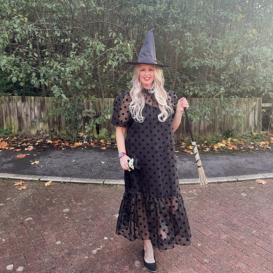 My Halloween Witch Outfit: I Put A Spell On You
