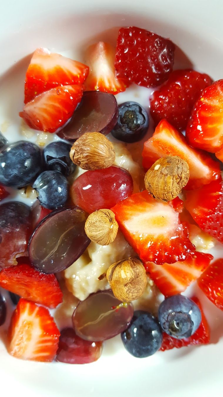 14 Bright Porridge Bowls To Start Your Day Right