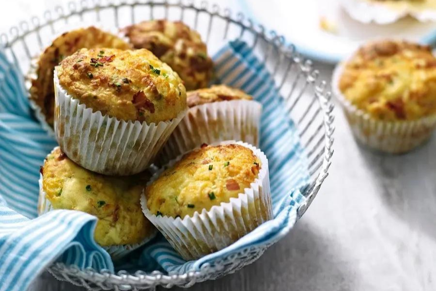 How To Make Cheddar, Chive And Ham Muffins