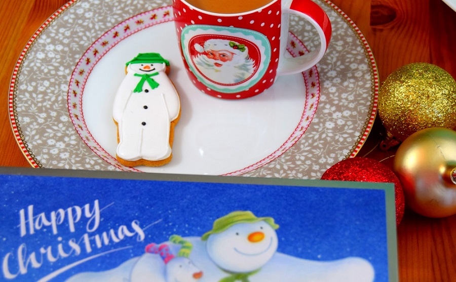The Snowman™ And The Snowdog Biscuit Tin Review. 