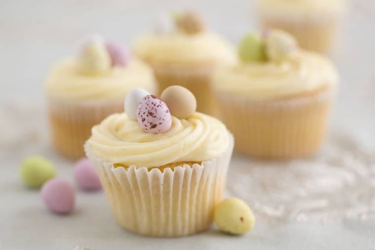 Easy Easter Vanilla Cupcakes With Buttercream & Mini Eggs