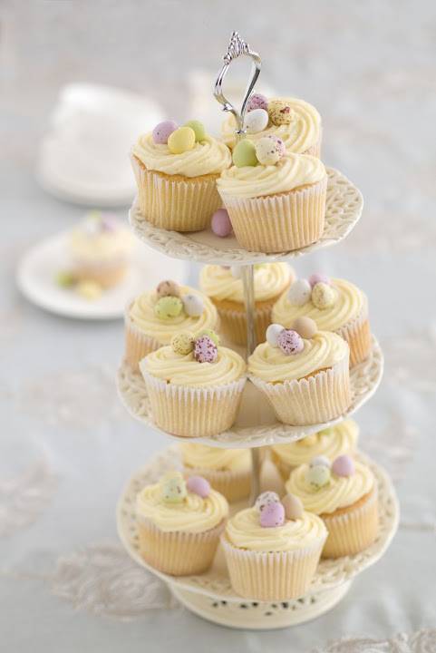 Easy Easter Vanilla Cupcakes With Buttercream & Mini Eggs