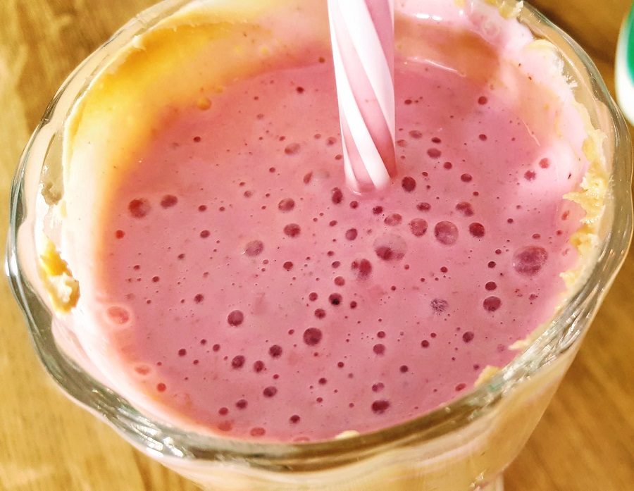 Strawberries And Banana Milkshake Strawberries And Banana Milkshake