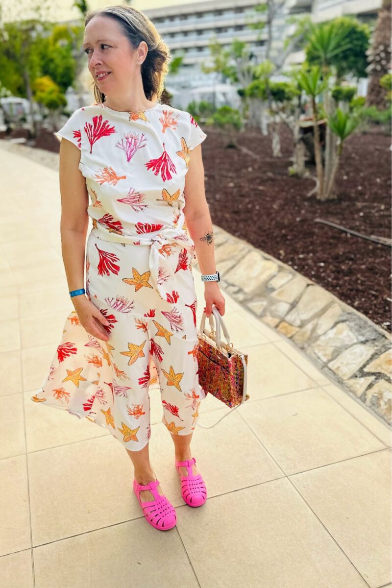 Why Jelly Sandals Are Back In Style And How To Wear Them In 2026