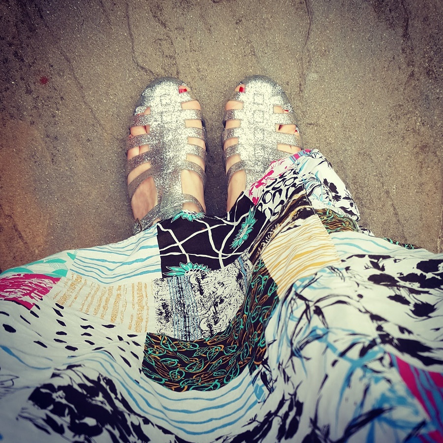 Why Jelly Sandals Are Back In Style And How To Wear Them In 2026