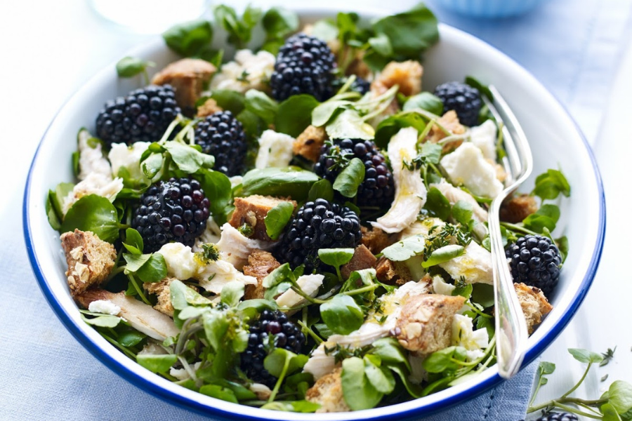 How To Make Chicken And Blackberry Salad