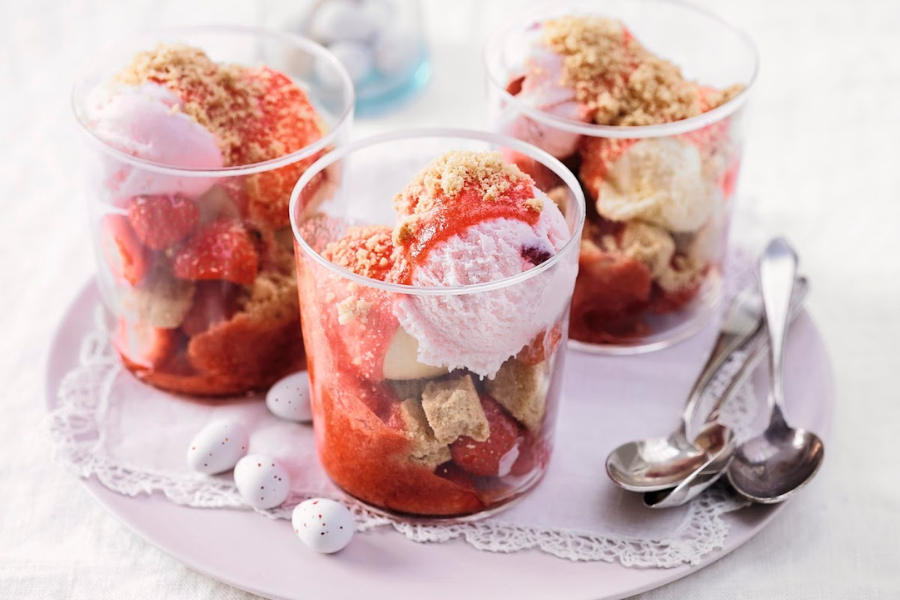 Strawberry Shortbread Sundaes