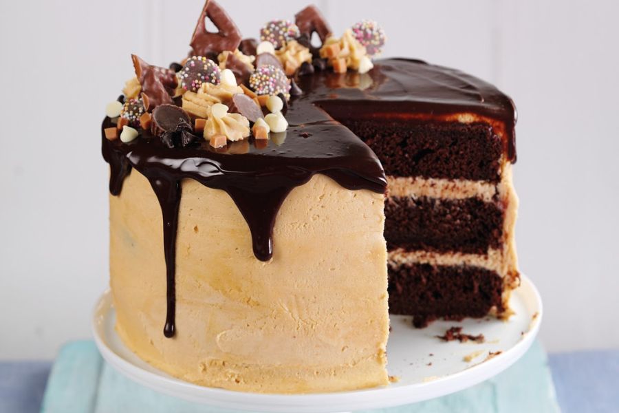 Chocolate And Peanut Butter Drip Cake