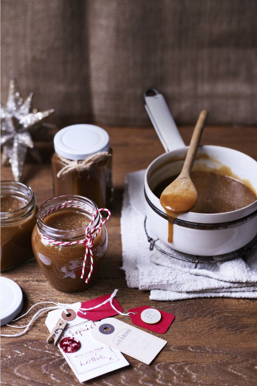 How To Make Glittered Caramel Sauce How To Make Glittered Caramel Sauce