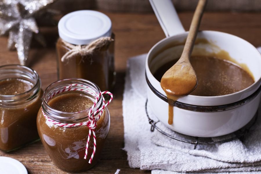 How To Make Glittered Caramel Sauce How To Make Glittered Caramel Sauce
