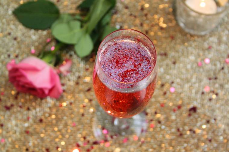 Pink Fizz Christmas Drink Too Add Sparkle To Your Party Pink Fizz Christmas Drink To Add Sparkle To Your Party