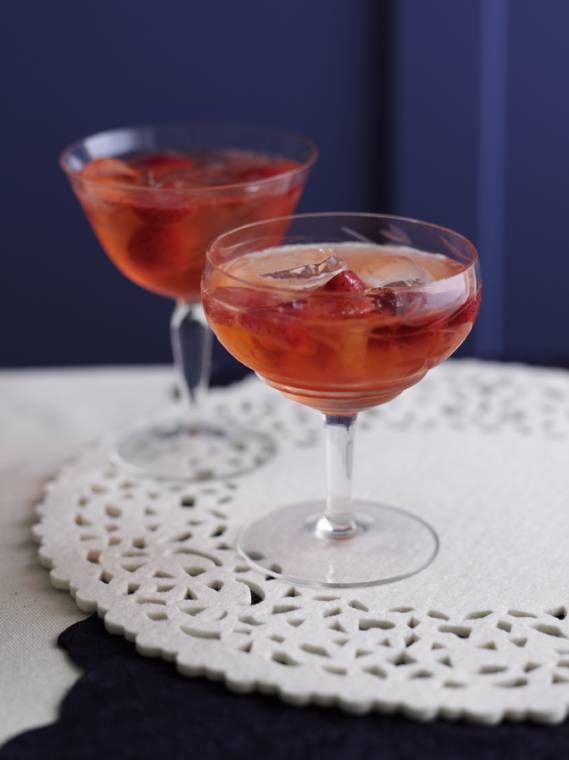 Pink Gin Fizz: Great For Christmas Afternoon Tea