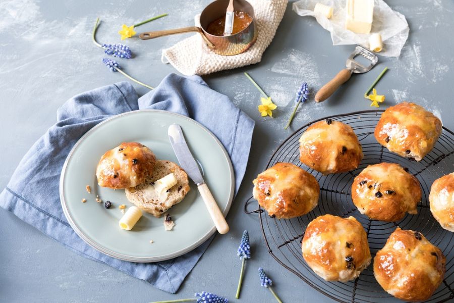 Hot Cross Buns, Hot Cross Buns, One A Penny, Two A Penny