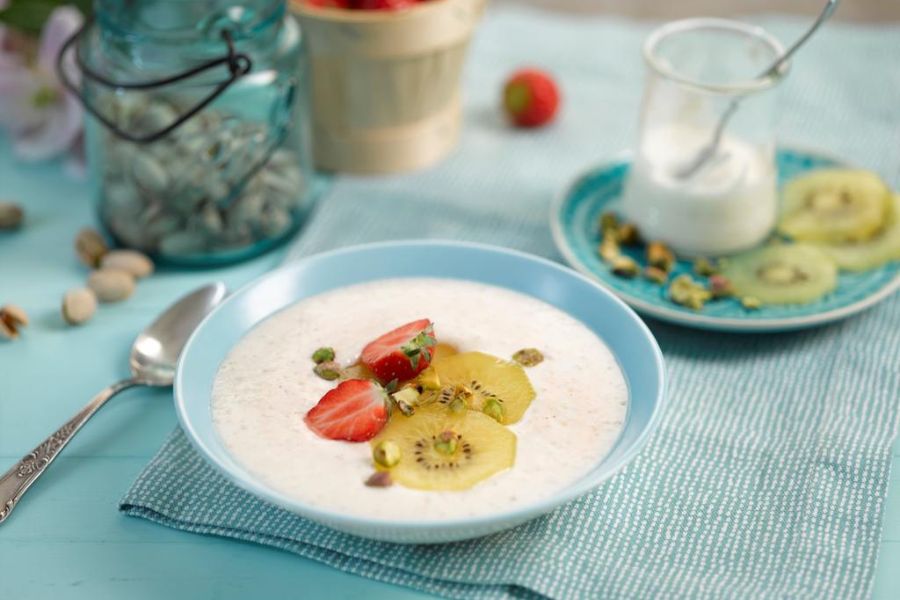 Zespri® SunGold Kiwi Fruit, Strawberry And Pistachio Smoothie Bowl