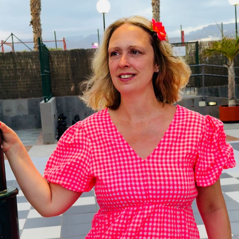 Life’s a beach, so dress accordingly and make waves in your favorite frock! Embracing the holiday vibes and soaking up the sun in style!