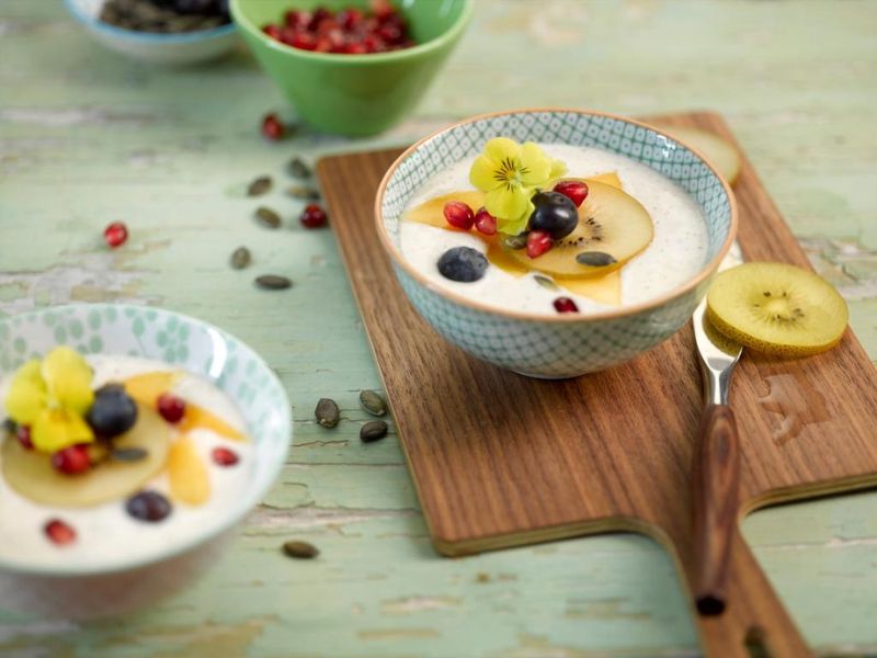 Kiwifruit, Blueberry And Mango Smoothie Bowl