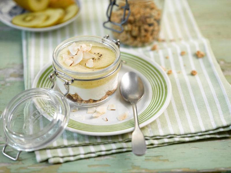 Kiwifruit, Granola And Coconut Breakfast Pot