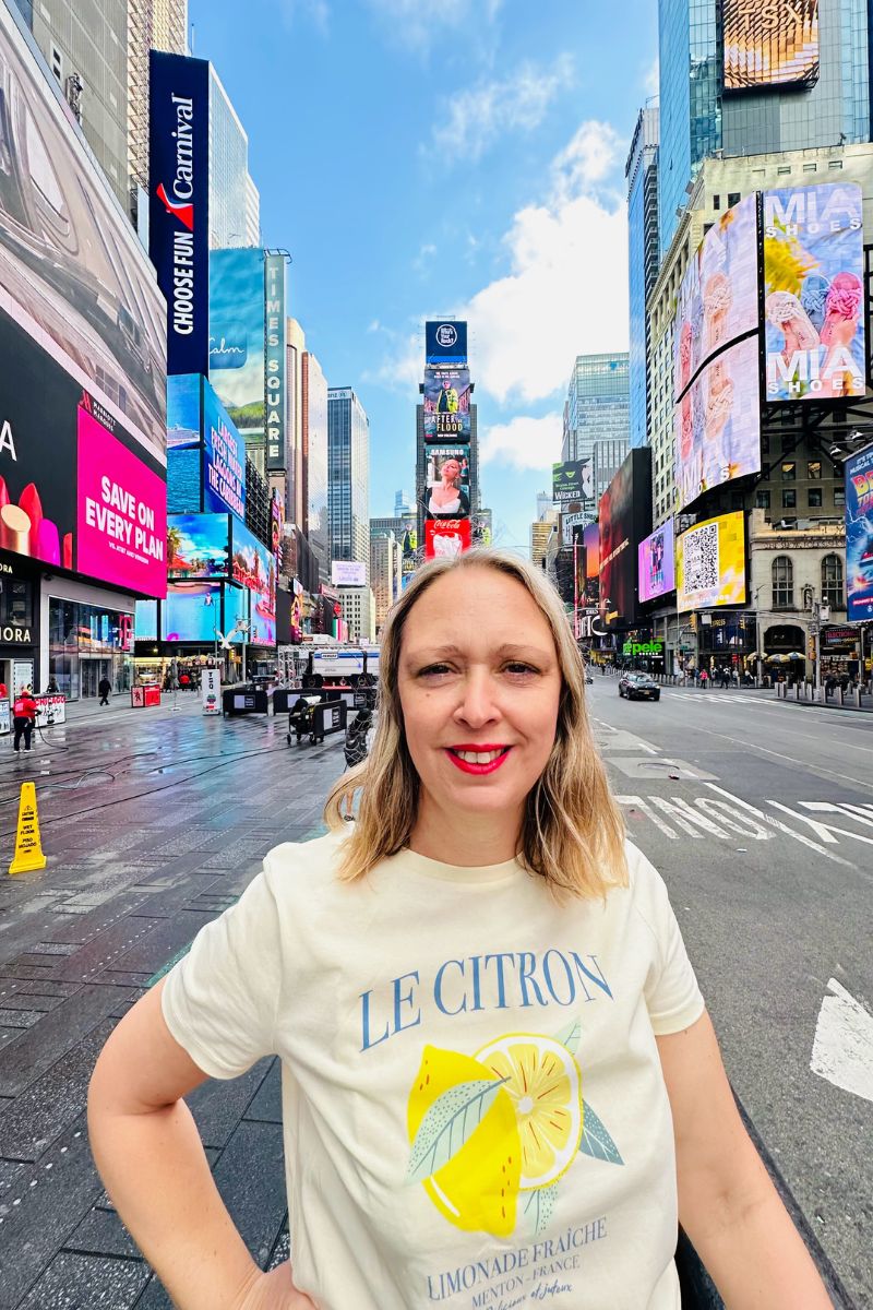 Styling A Lemon Graphic T-shirt In Times Square Styling A Lemon Graphic T-shirt In Times Square