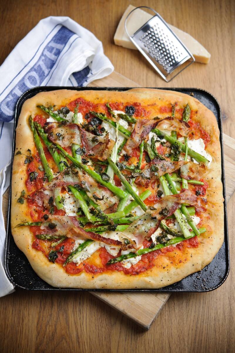 Asparagus, Ricotta And Pancetta Pizza