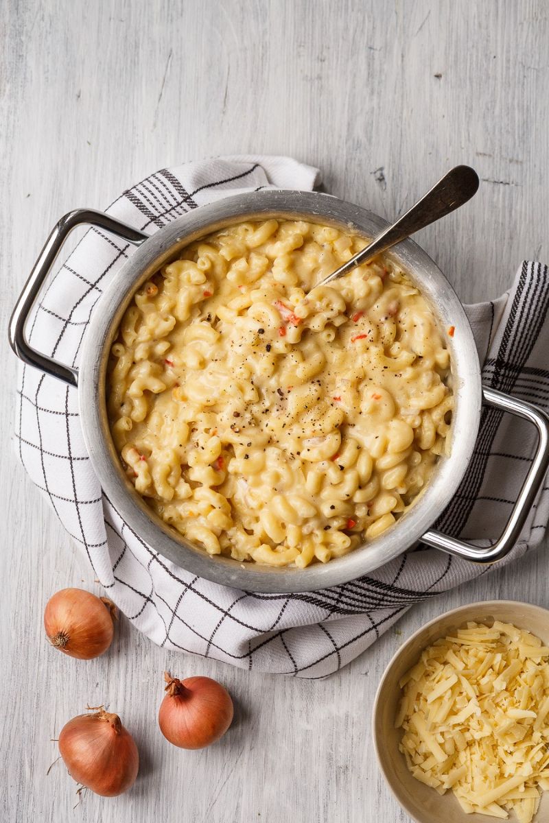 How To Make One Pot Stovetop Mac And Cheese With Shallots And Chilli: