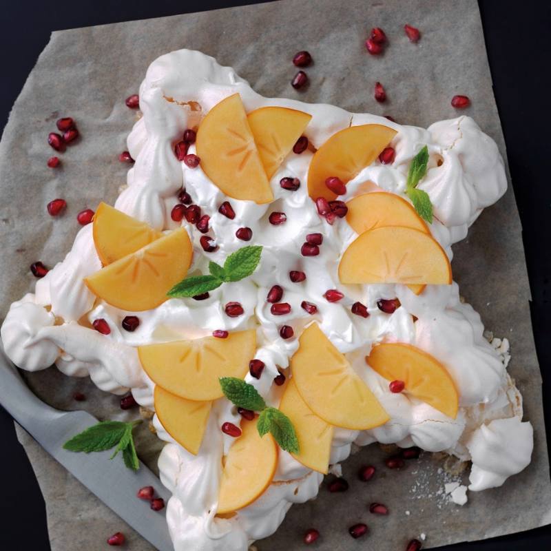 How To Make A Persimon® and Pomegranate Pavlova Star