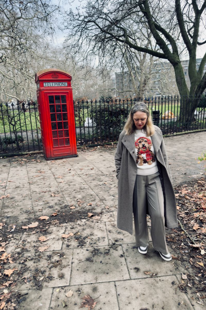 Effortless Style Over 50: Classic Meets Playful Effortless Style Over 50: Classic Meets Playful